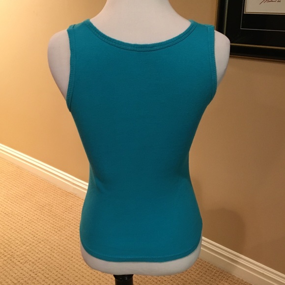 Vibrant turquoise tank - Picture 2 of 4
